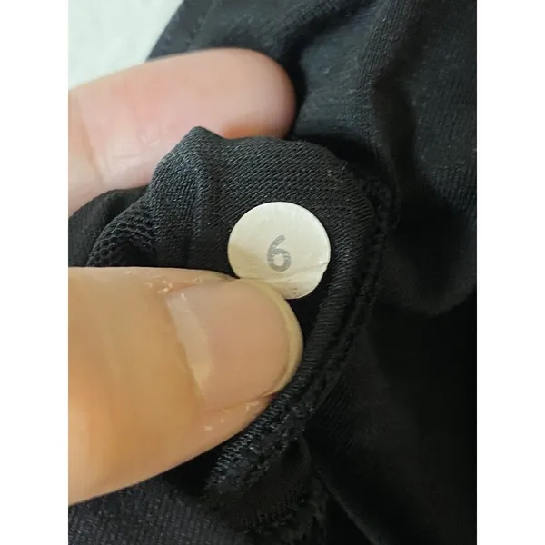 EUC Lululemon Energy‎ Bra Black Sz 6 - Image 4