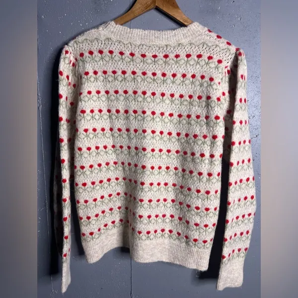 En Creme Ellie Rose Sweater in size Small/Medium. Fuzzy and soft - Image 4
