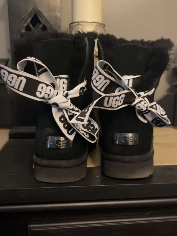 UGG Mini - Image 2