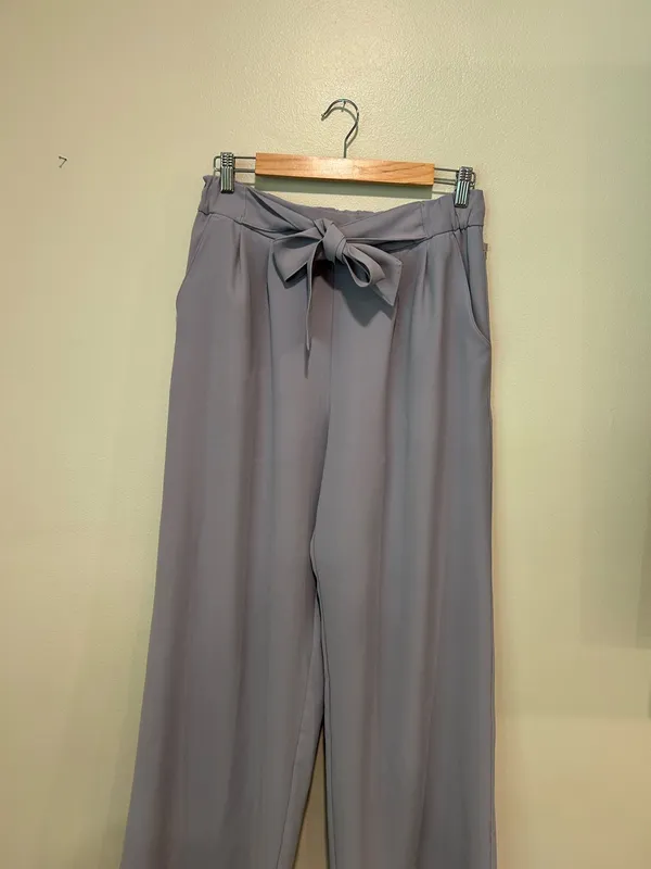 Lululemon Nior high rise, wide leg pants - Image 3