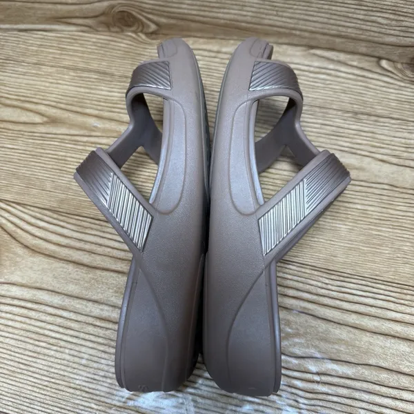 Crocs Monterey‎ Metallic Wedge Shoes Sz 7 Slip On Comfort Cushion Sandals 207144 - Image 5