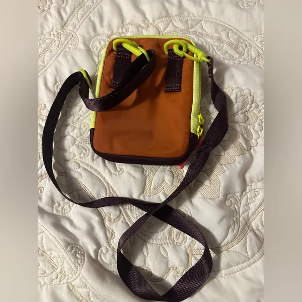 lululemon athletica Blue and Brown Crossbody Bag with Yellow Accents - Image 4