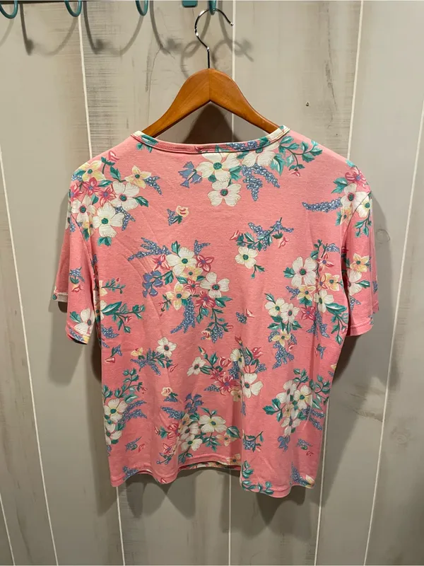 Cute vintage 90s floral USA tropical floral pocket t-shirt broken in twee - Image 4