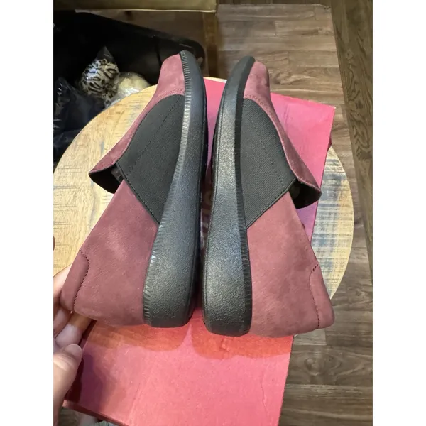 Munro Clay Slip On Sneaker Size 6 M Burgundy Leather Cushioned Shoes Loafer - Image 7