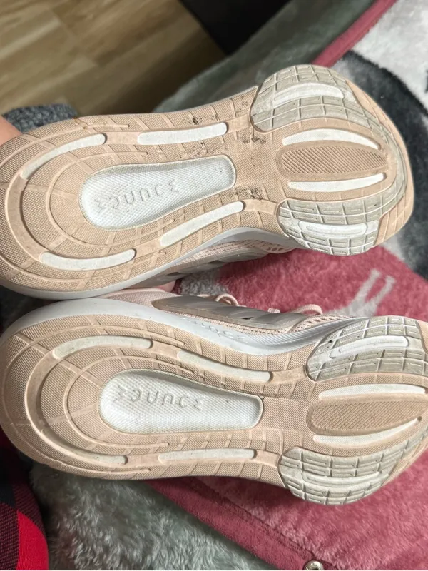Adidas ultra bounce running shoe - Image 4