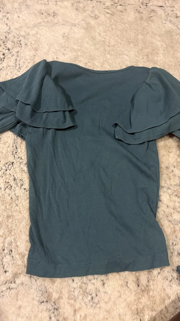 ZARA Green ribbed long sleeve top with ruffle sleeves - Image 3
