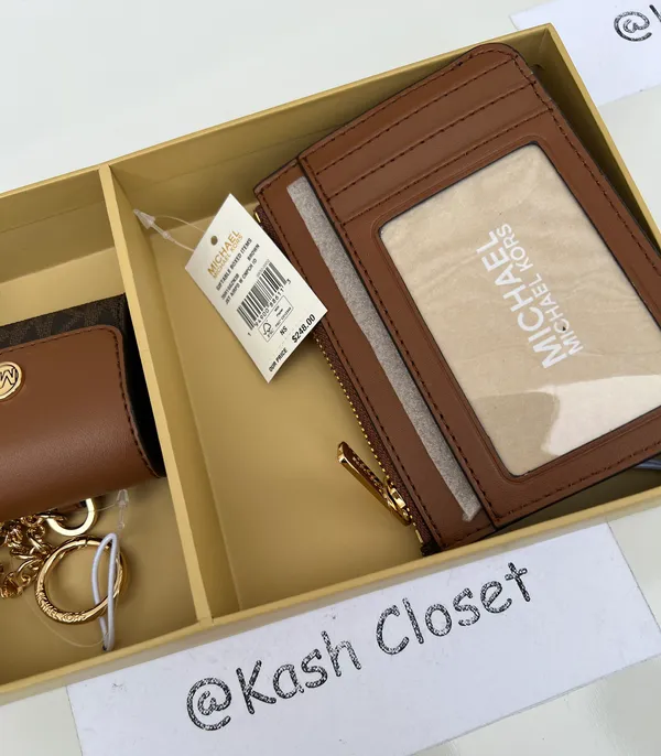 Michael Kors Giftable boxed Coin Pouch and Apple AirPods® Case Gift Set-Brown - Image 6