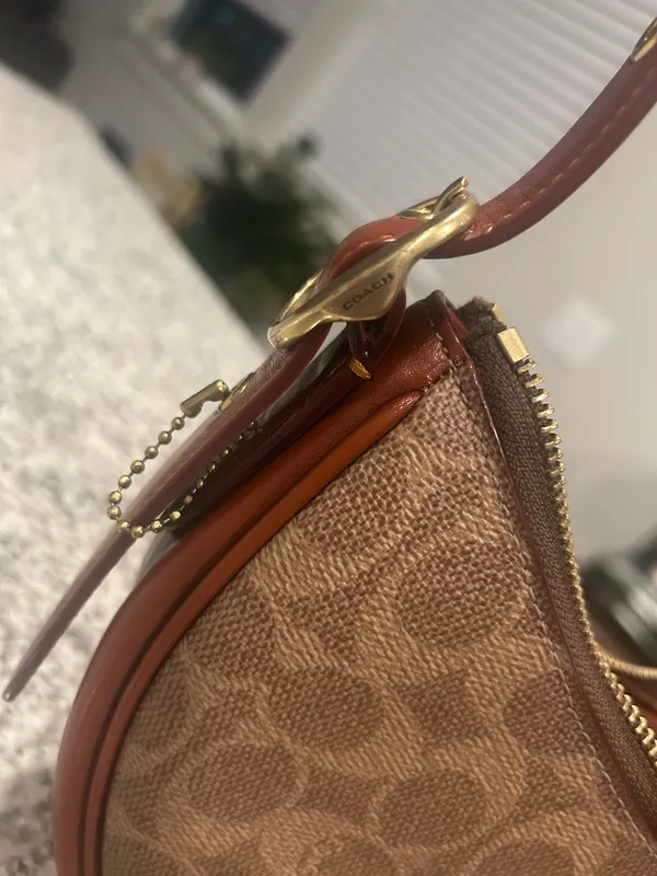 Coach Luna Shoulder Bag - Image 8