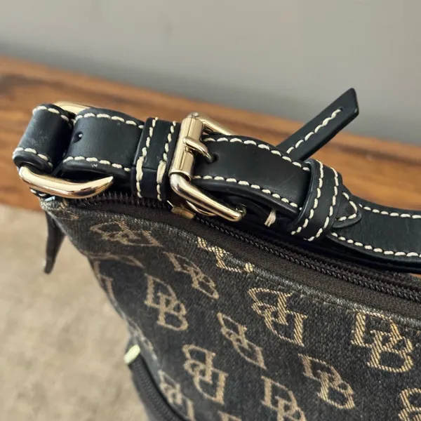 Dooney & Bourke Y2K Black and Tan Monogram Shoulder Bag - Image 3