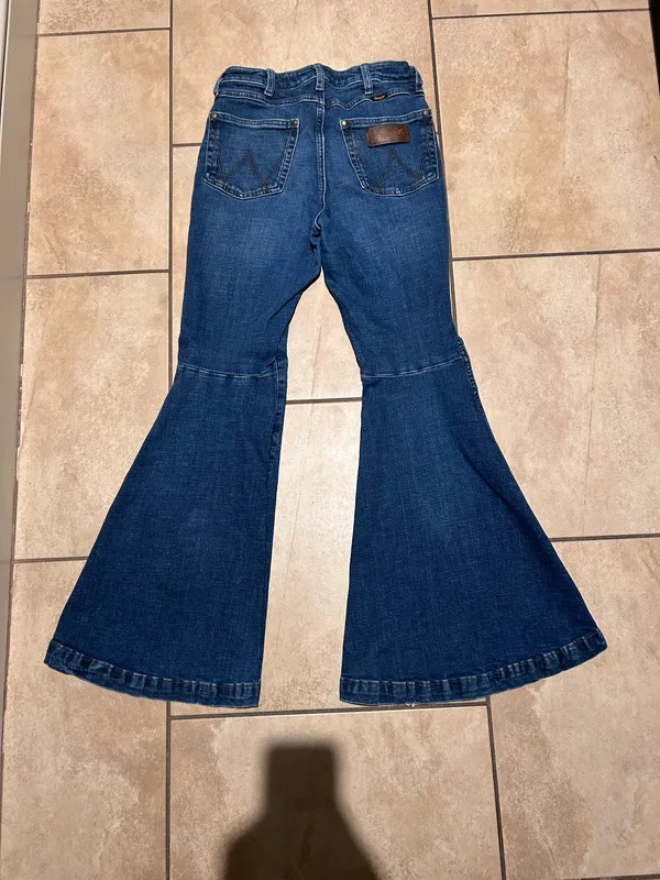 High-Rise Flare Wrangler Jeans - Image 2