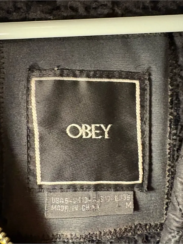 OBEY Black Quilted Sherpa Hooded Jacket Women’s Medium - Image 2