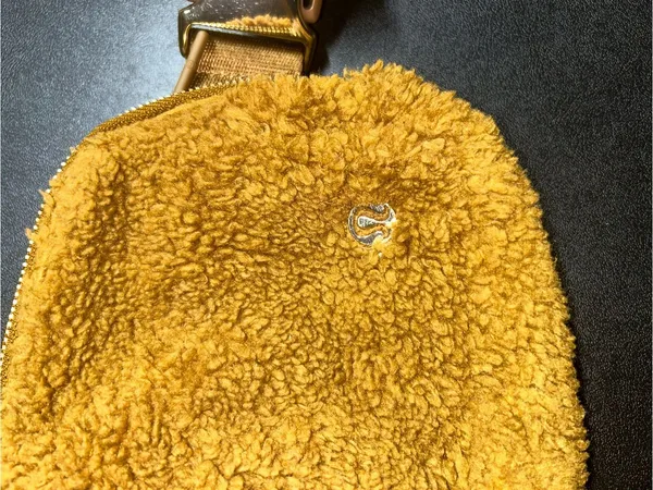 Lululemon Everywhere Belt Bag Burnt Caramel Camel Brown Fur Fanny Pack - Image 4