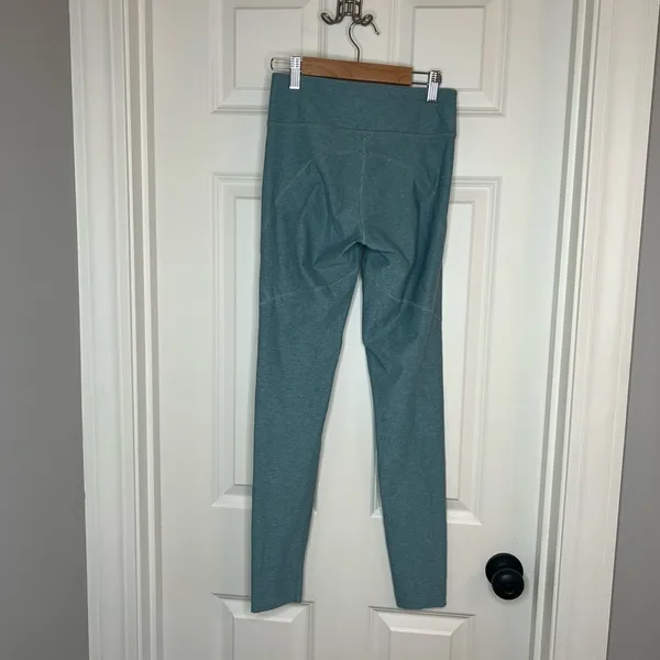 Outdoor Voices EUC! Warmup 7/8 Legging by in Size S - Image 3