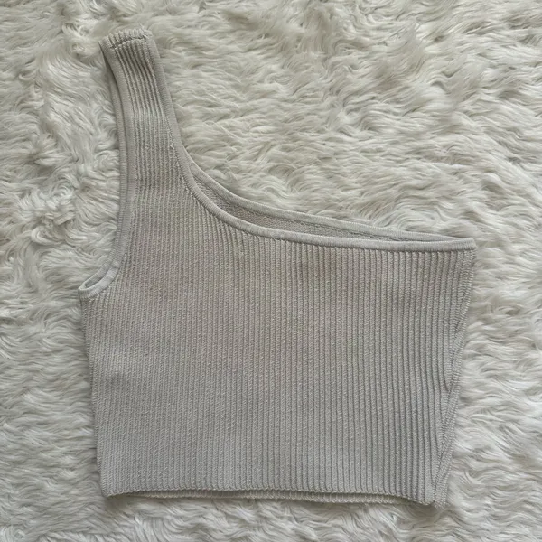 Aritzia Babaton Top Sculpt Knit One-Shoulder Cropped Tank Tight-fit Sz XS - Image 3