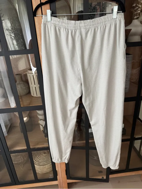 Vuori Boyfriend Sweatpants oyster heather joggers dreamknit mid rise ankle - Image 5