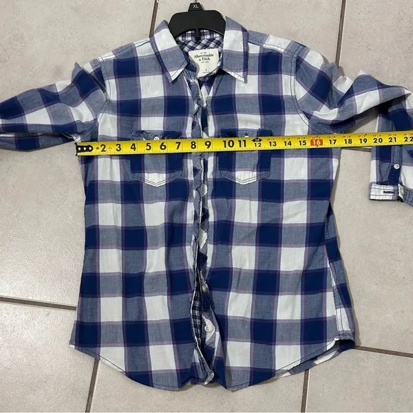 Abercrombie‎ & Fitch Women blue plaid button shirt size small - Image 8