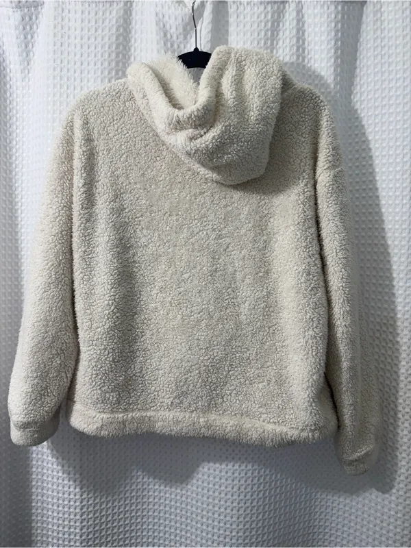 Universal Threads Women’s Cream Shabby Hoodie Sweater Size Medium - Image 6