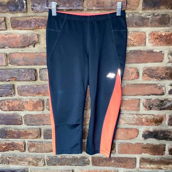 New Balance Black Coral Orange Capri Accelerate Tights Women's Size Small - Image 2