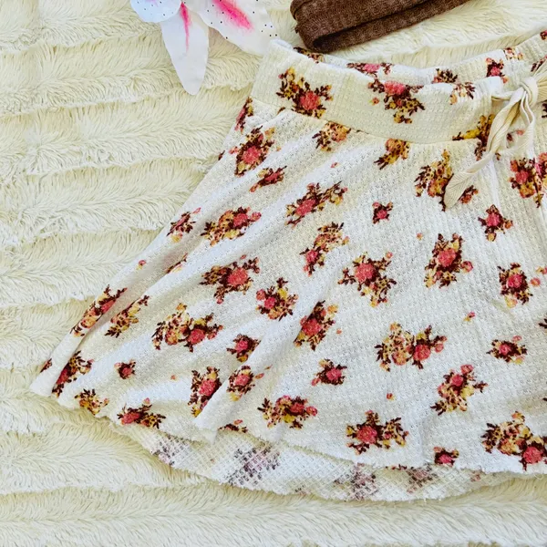 Free People Floral Shorts - Image 4