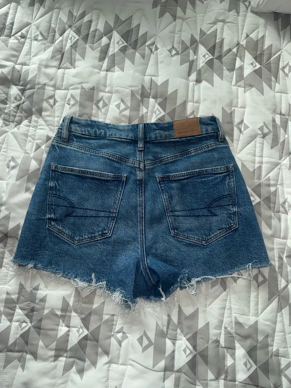 American Eagle Curvy Mom Shorts - Image 5
