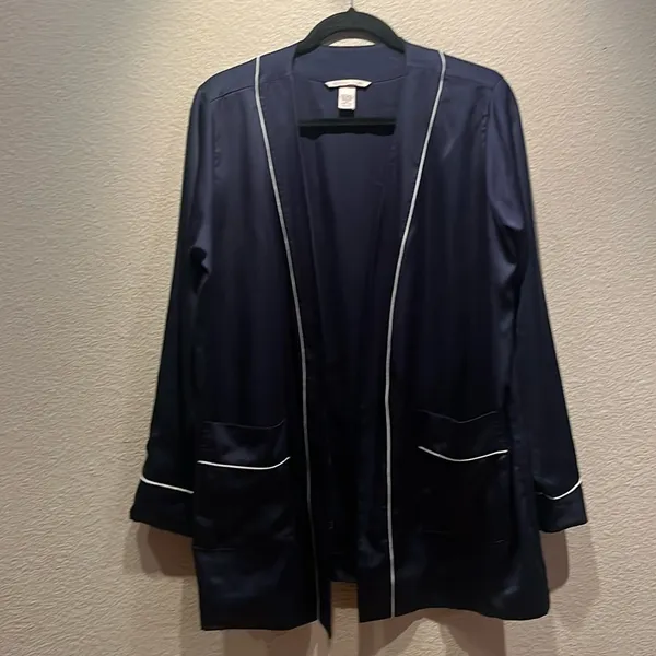 Victoria’s Secret Satin-Like Navy Blue Pink Trim Jacket Style Robe Size Medium - Image 2