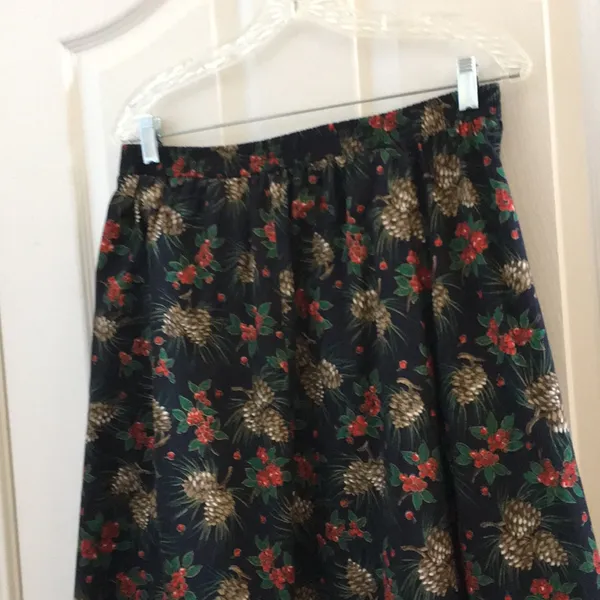 FINAL MARKDOWN Ladies Lori skirt large - Image 2