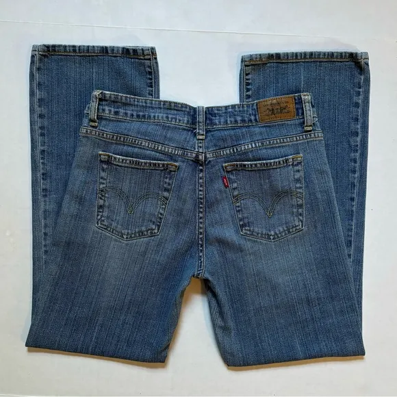 Levi’s 515 Bootcut Jeans 6M - Image 2