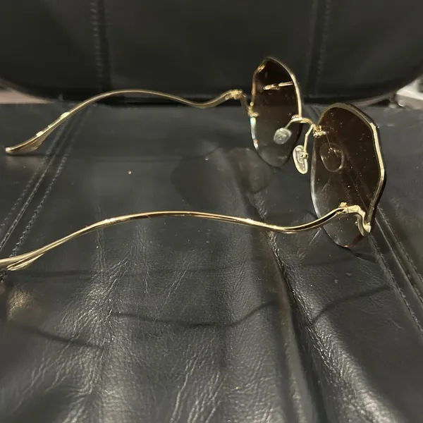 Elegant Brown Sunglasses - Image 4