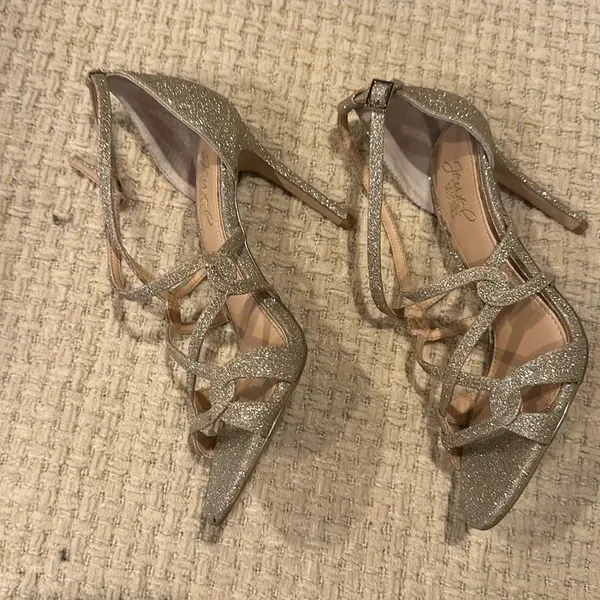 Jewel Badgley Mischka golden Strappy Heel Size 6.5 - Image 3
