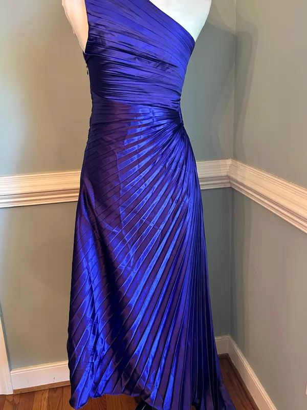 One-Shoulder Pleated Evening Gown in purple size 4 - Image 3