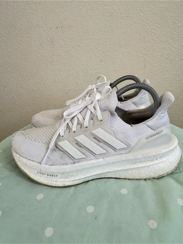 Adidas Ultraboost 5 shoes in a "Triple White" colorway Size 8 - Image 5