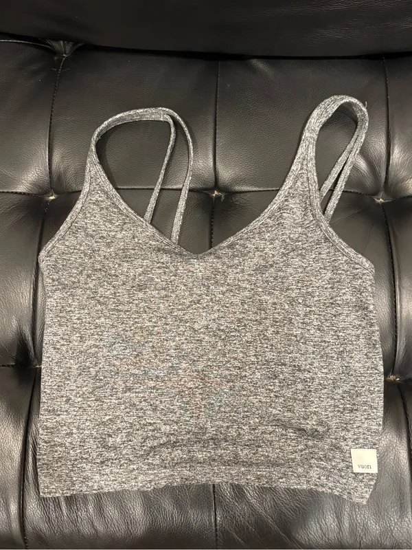Vuori Women's Halo Performance Crop Tank in Heather Gray - Image 3