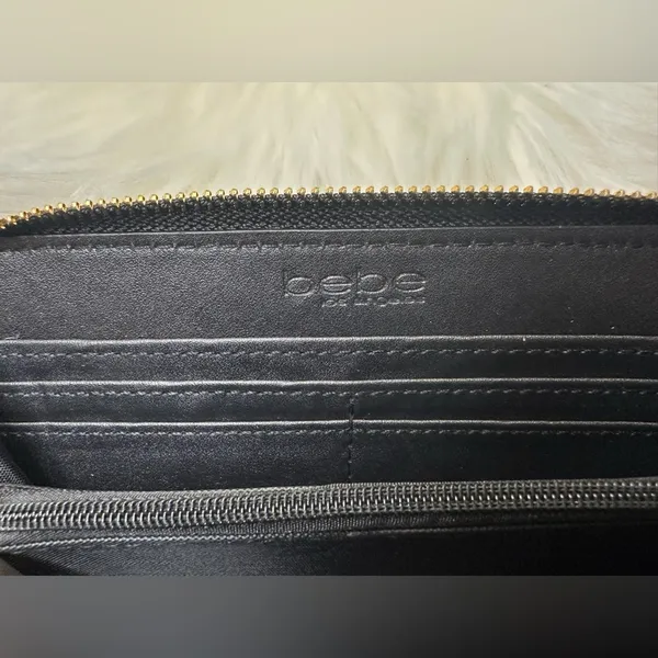 Bebe Elegant Black Wallet with Gold Accent - Image 4