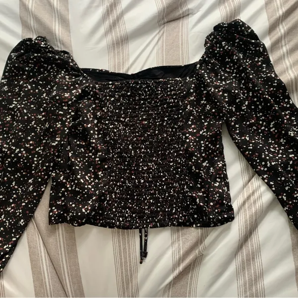 Abercrombie and Fitch Women Blouse Cropped Top Long Balloon Sleeve V-neck Size M - Image 4