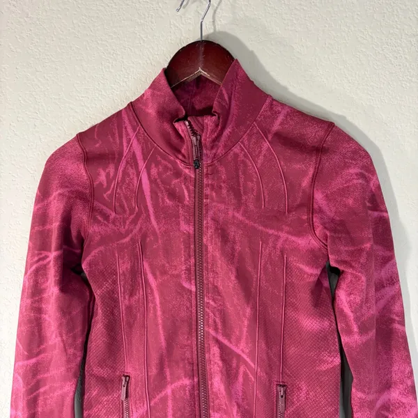 Lululemon‎ Womens Sz 4 Ebb to Street Define Jacket Chianti Red Outdoor Gym Comfy - Image 4