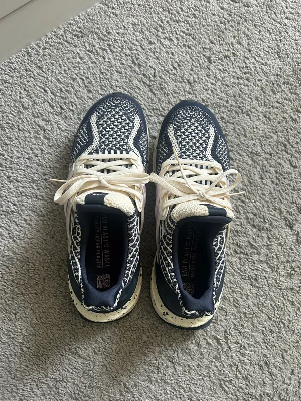 Adidas Ultraboosts - Image 3