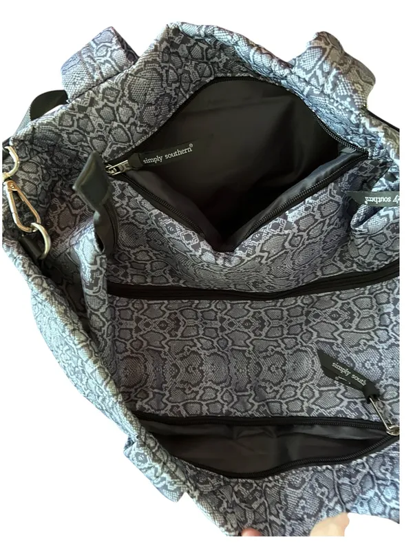 Simply Southern Gray Python Quilted Tote Duffle Travel Bag NWOT - Image 7