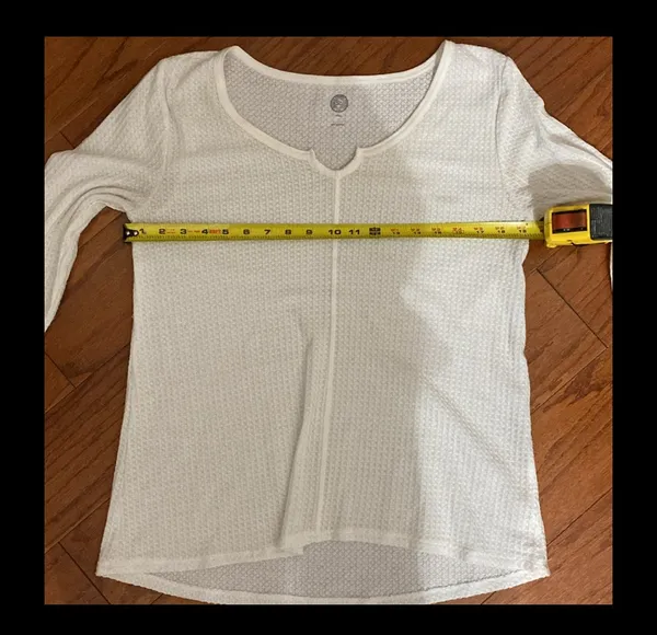 SO white longsleeves sweater size large - Image 7