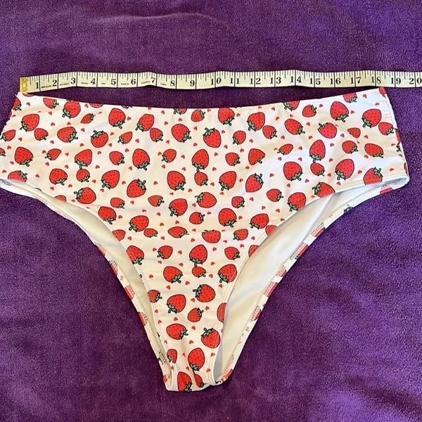 Size 4XL 3 piece strawberry print bikini top bottom coverup EUC - Image 10