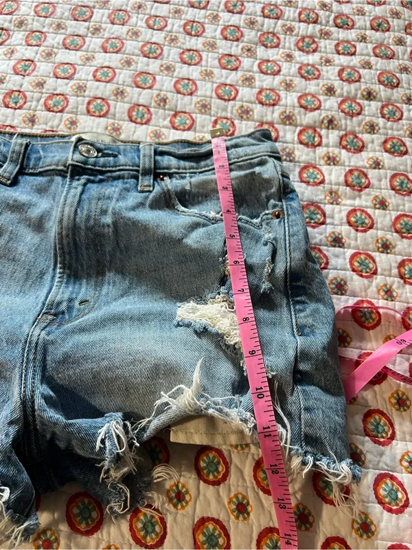 Abercrombie & Fitch High Rise Mom Jean Shorts size 8 / 29 - Image 5