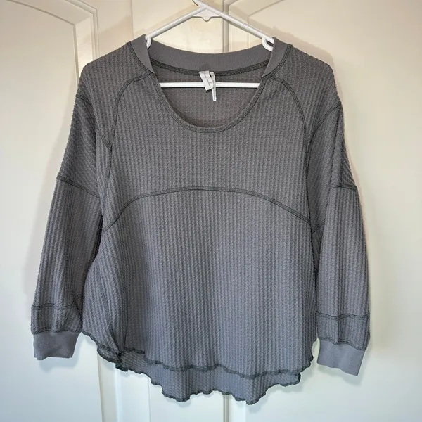Out From Under Cleo Cozy Thermal Oversized Top Waffle‎ Knit Scoop Neck Gray XS - Image 2