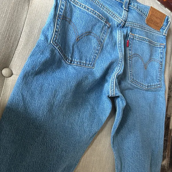 Levi Strauss Medium Wash Wedgie Jeans‎ Size 26 - Image 5