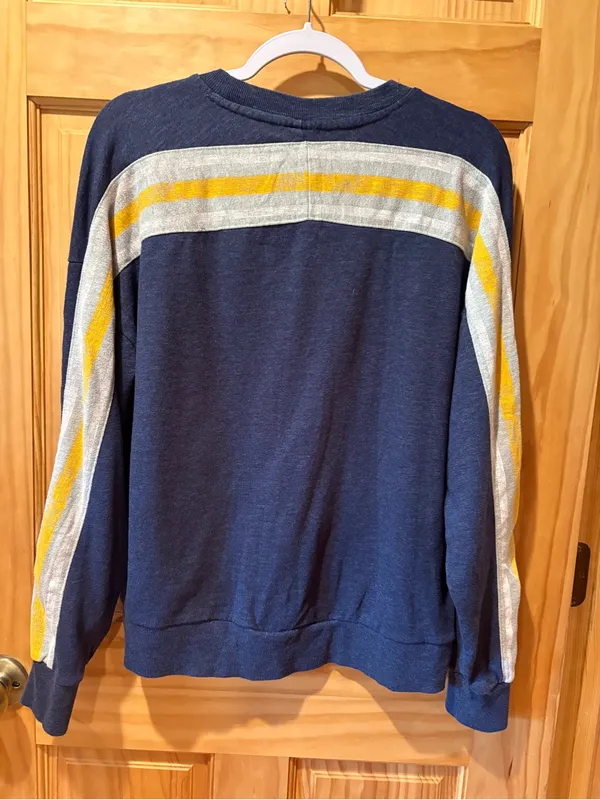 Colosseum Women's Heathered Navy/yellow Crewneck sweatshirt M - Image 2