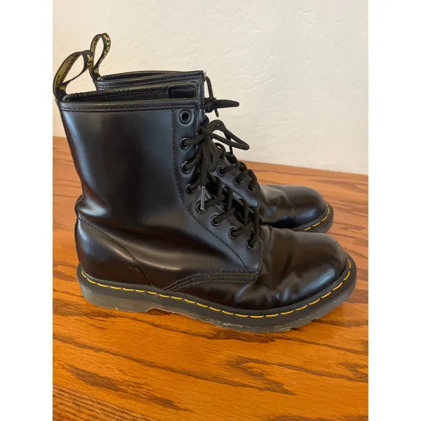 The classic black smooth leather Dr. Martens 1460 8-eye boots, size 9 - Image 2