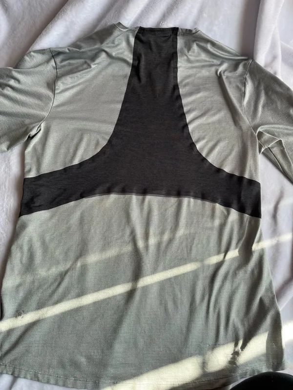 Lululemon Light Gray Performance Tech Long Sleeve Tee - Image 4