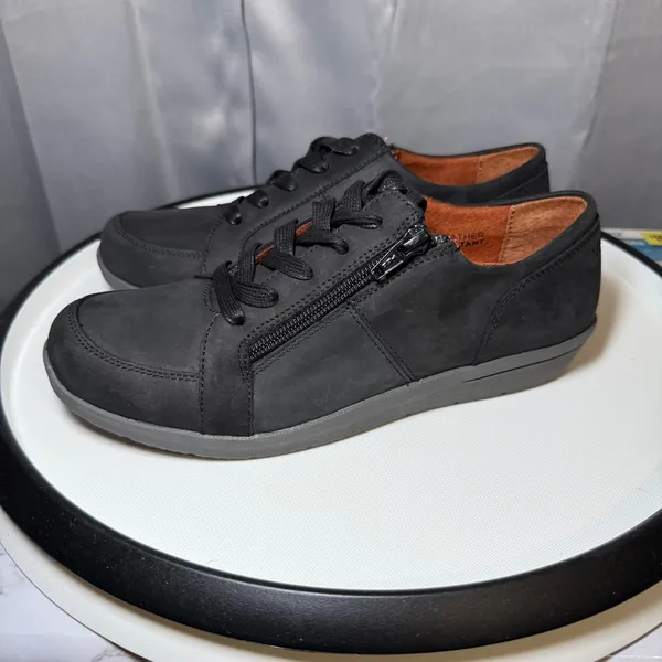 Vionic Abigail Sneakers 7W Black Leather Weather Resistant Orthopedic Wide Comfy - Image 2