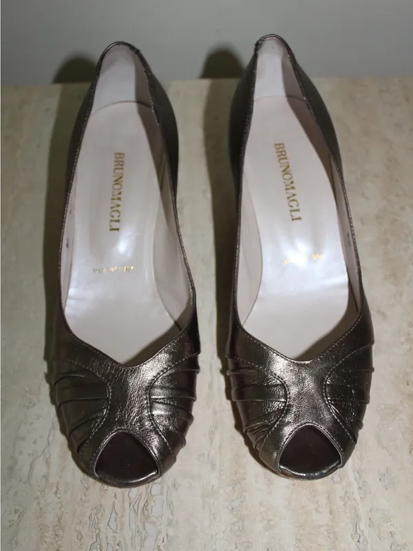 Bruno Magli Metallic Bronze Peep-Toe Kitten Heels Size 8 - Image 5