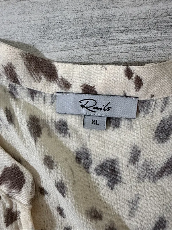 Rails Lydia Puma Animal Print Blouse Size XL - Image 6