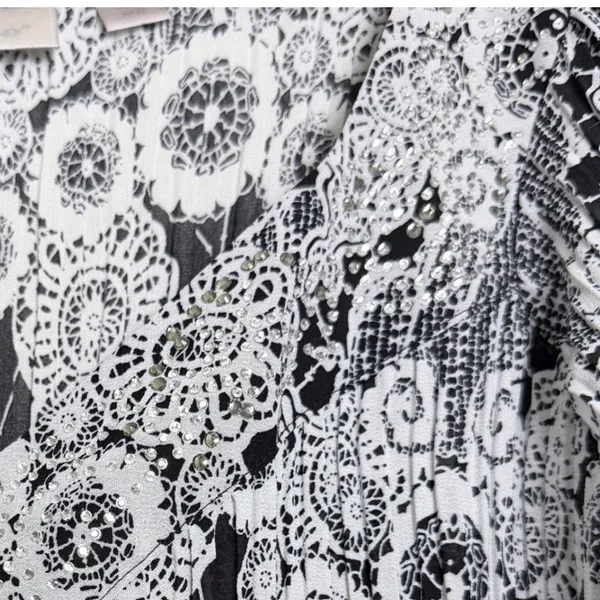 Avenue Blouse 30/32 Black White Whimsigoth Rhinestone Pleated Bell Sleeve Tunic - Image 6