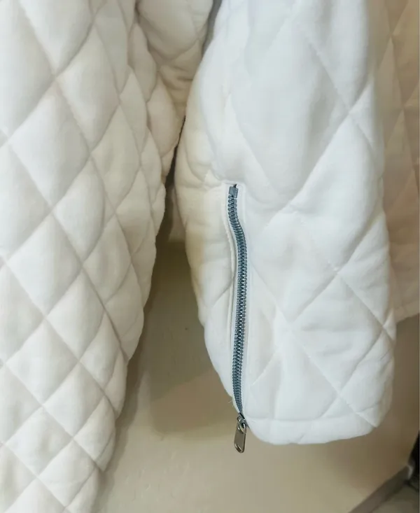 Athleta Quilted Sweatshirt XS  - Image 3